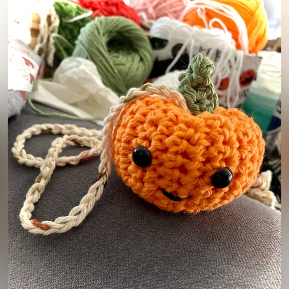 Handcrafted Halloween ghost & Pumpkin mirror hanger, crochet Halloween - Picture 9 of 9